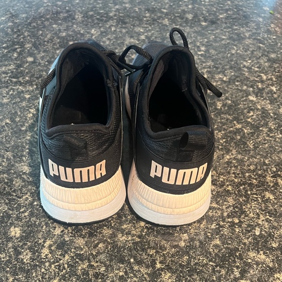 Puma - Picture 2 of 3